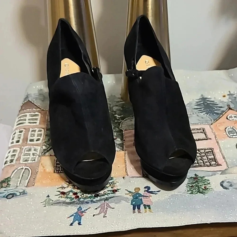 Gianni Bini "Marleen" high vamp heels